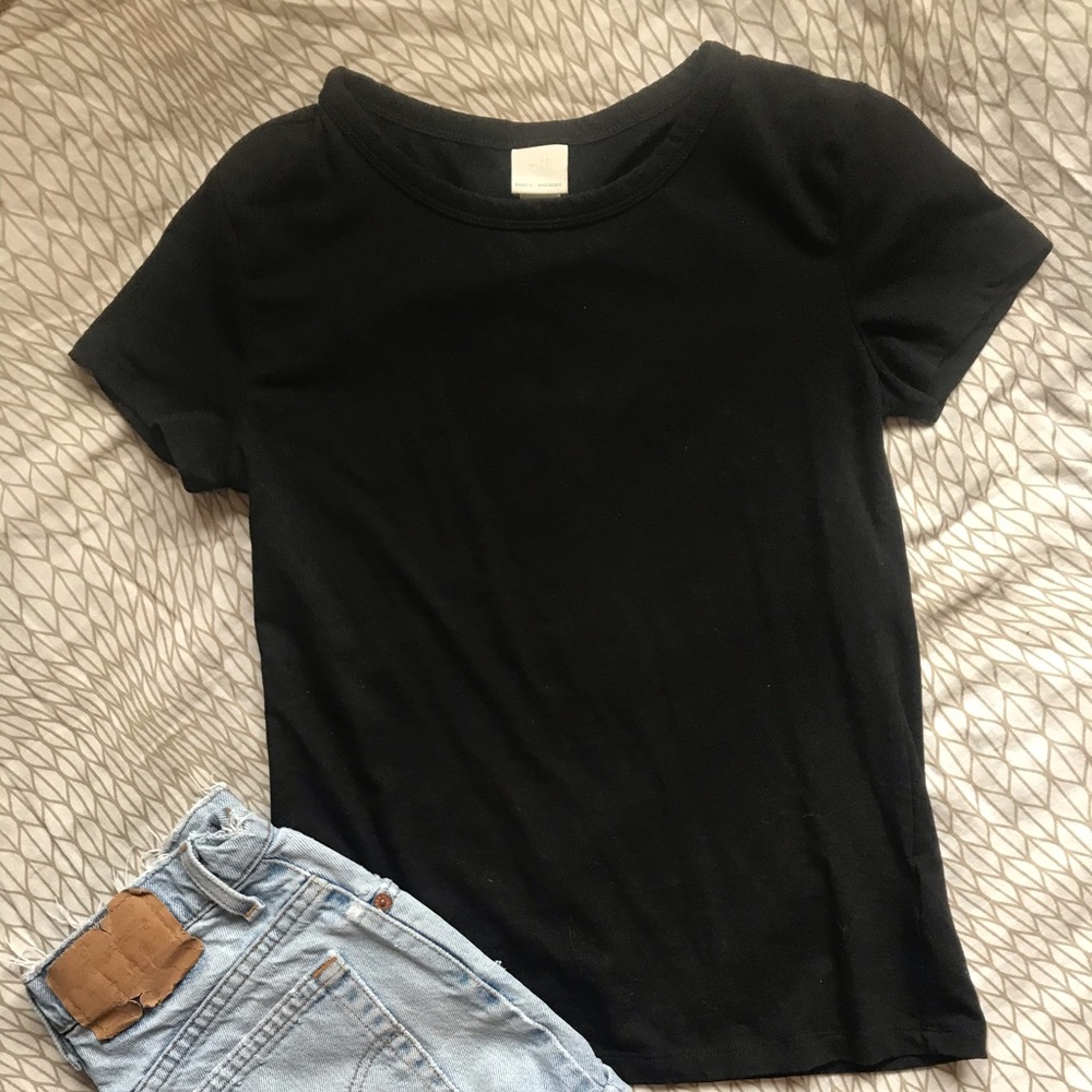 basic black tee